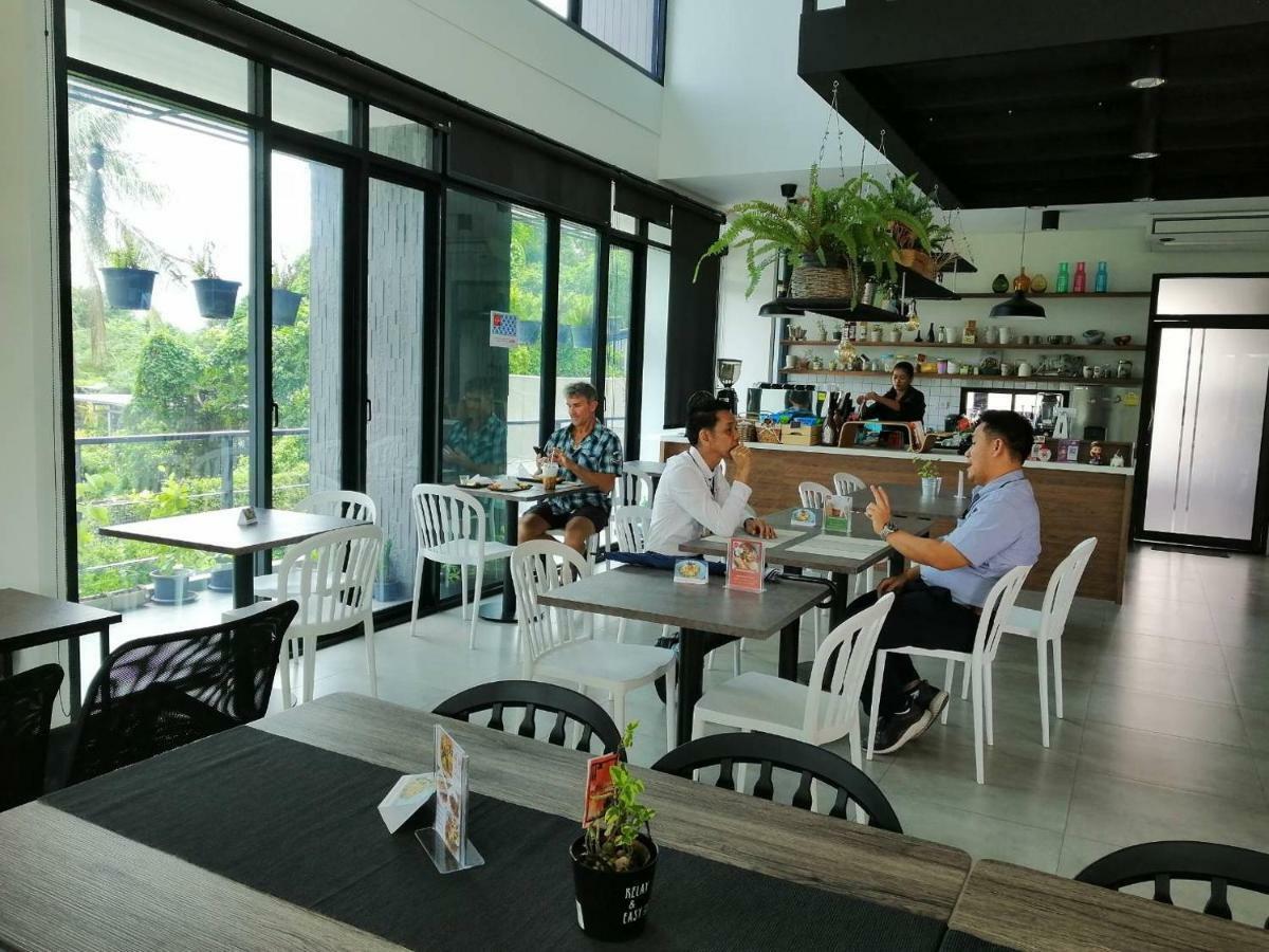 Baan Mae Suvarnabhumi Airport Bangkok Bagian luar foto